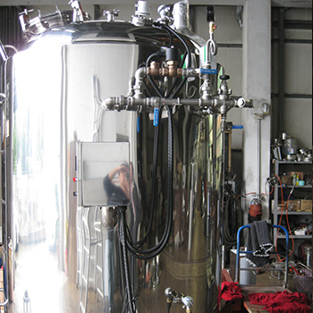 Sterile preparation storage tank